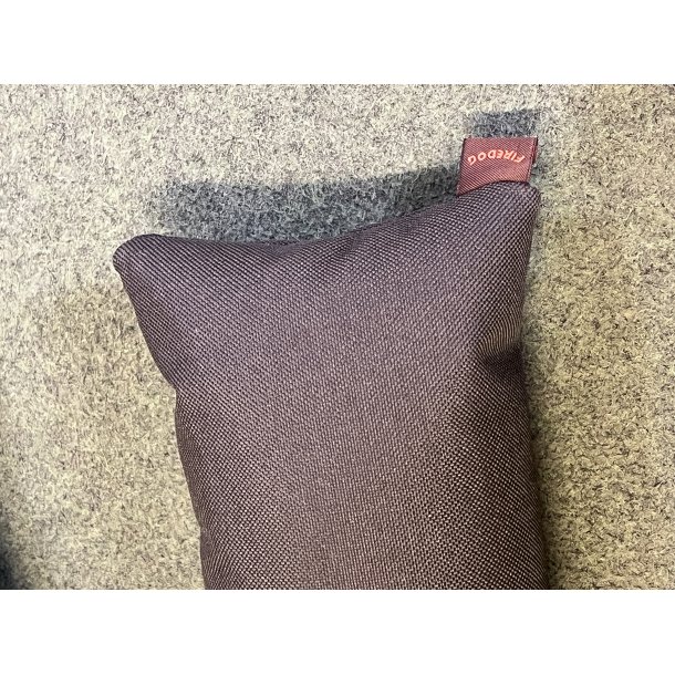 Firedog 3 delt dummy med skind i strk kanvas 